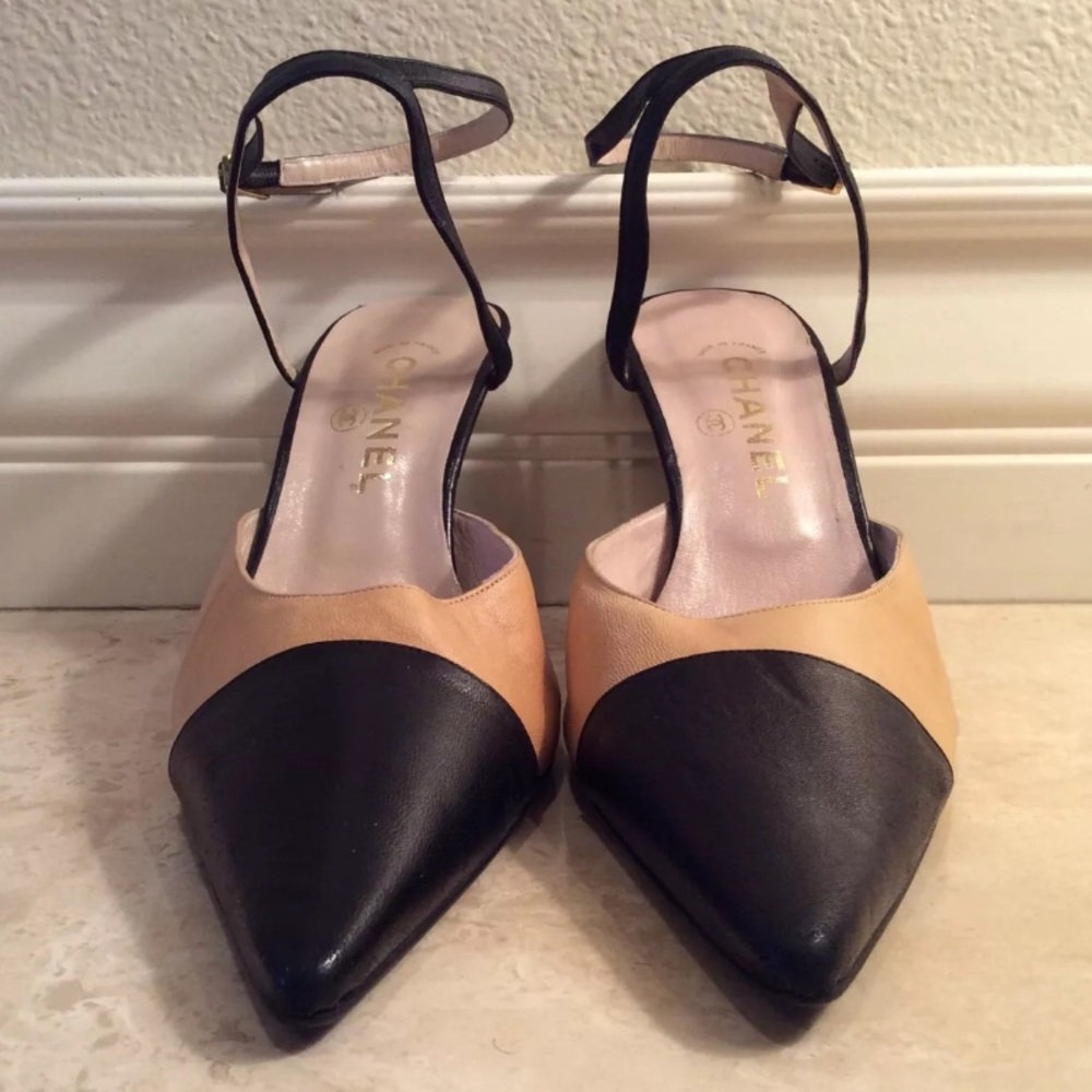 CHANEL Vtg Classic Ankle Straps Heels Black & Tan EU40 France NEVER WORN